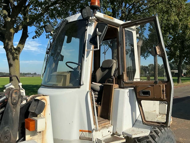 1992 caterpillar it14b knikgestuurde shovel - afbeelding 17 van  33