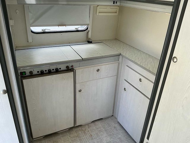 1992 chateau chiara trophee 380 caravan - afbeelding 13 van  14