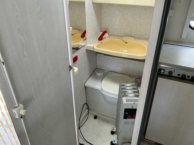 1992 chateau chiara trophee 380 caravan - afbeelding 5 van  14