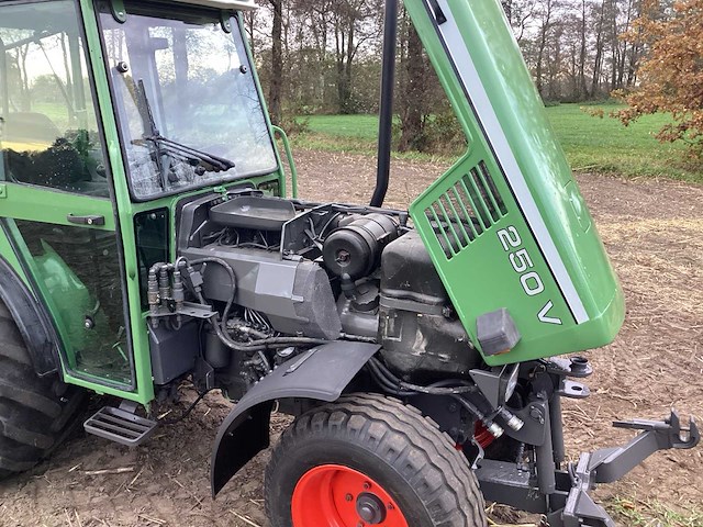 1992 fendt 250 v minitractor - afbeelding 10 van  27