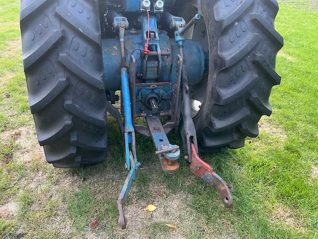 1992 ford 4610 tweewielaangedreven landbouwtractor - afbeelding 20 van  24