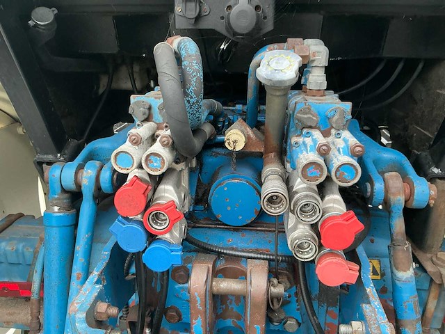 1992 ford 6640 vierwielaangedreven landbouwtractor - afbeelding 3 van  27