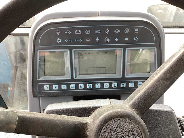 1992 ford 8340 sle vierwielaangedreven landbouwtractor - afbeelding 3 van  21