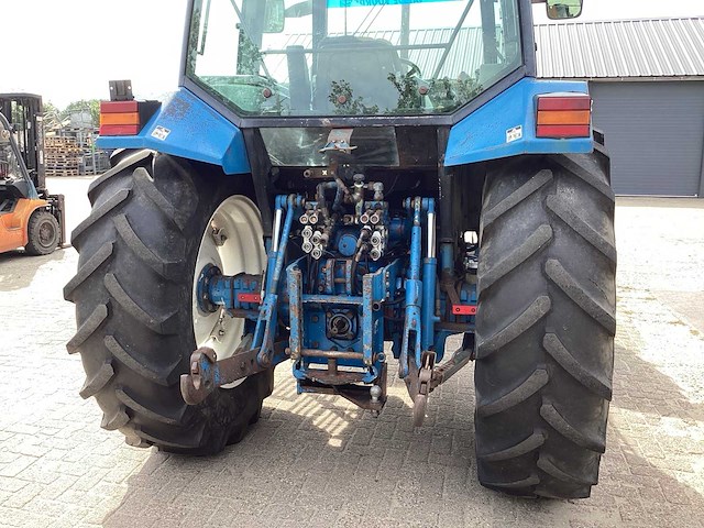 1992 ford 8340 sle vierwielaangedreven landbouwtractor - afbeelding 11 van  21