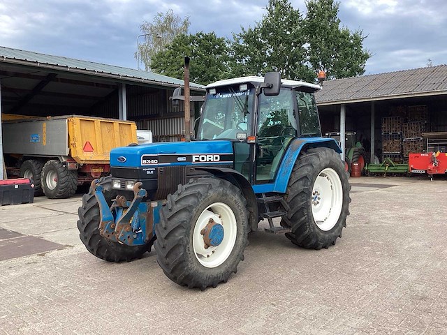 1992 ford 8340 sle vierwielaangedreven landbouwtractor - afbeelding 1 van  21