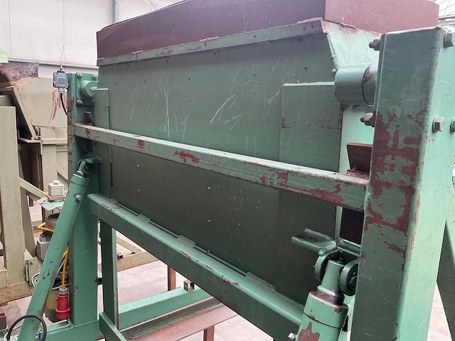 1992 gebr. van rooyen hydraulische kistenkantelaar - afbeelding 6 van  13