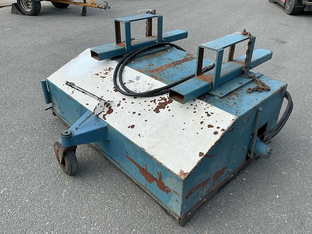 1992 grünig gs1500 straatveegmachine - afbeelding 1 van  12