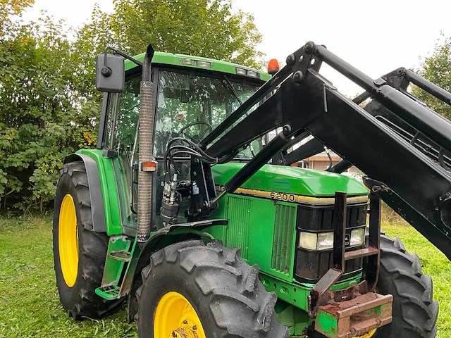 1992 john deere 6200 vierwielaangedreven landbouwtractor met voorlader - afbeelding 11 van  35