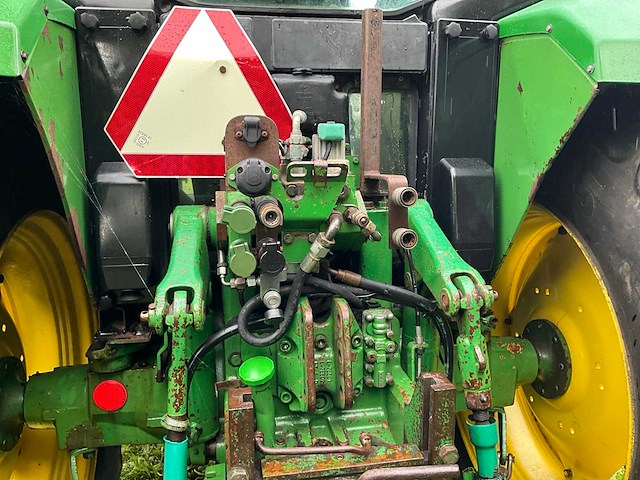 1992 john deere 6200 vierwielaangedreven landbouwtractor met voorlader - afbeelding 21 van  35