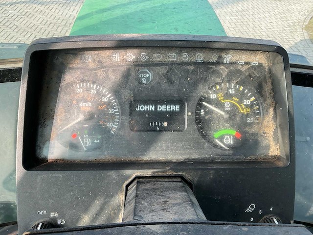 1992 john deere 6200 vierwielaangedreven landbouwtractor - afbeelding 28 van  32