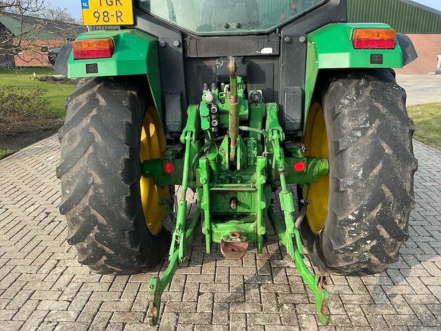 1992 john deere 6200 vierwielaangedreven landbouwtractor - afbeelding 1 van  18