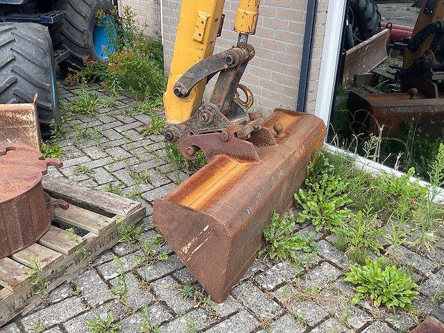 1992 komatsu pw30 banden graafmachine - afbeelding 5 van  8