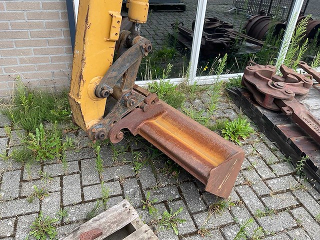 1992 komatsu pw30 banden graafmachine - afbeelding 6 van  8