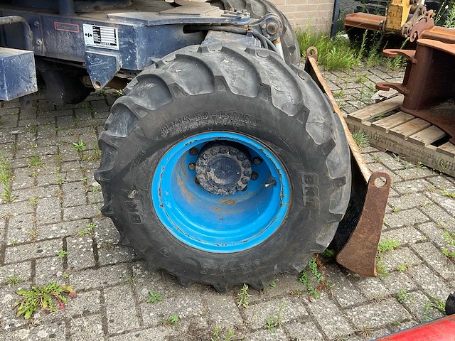 1992 komatsu pw30 banden graafmachine - afbeelding 7 van  8