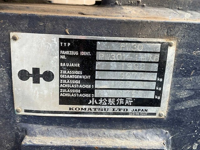 1992 komatsu pw30 banden graafmachine - afbeelding 8 van  8