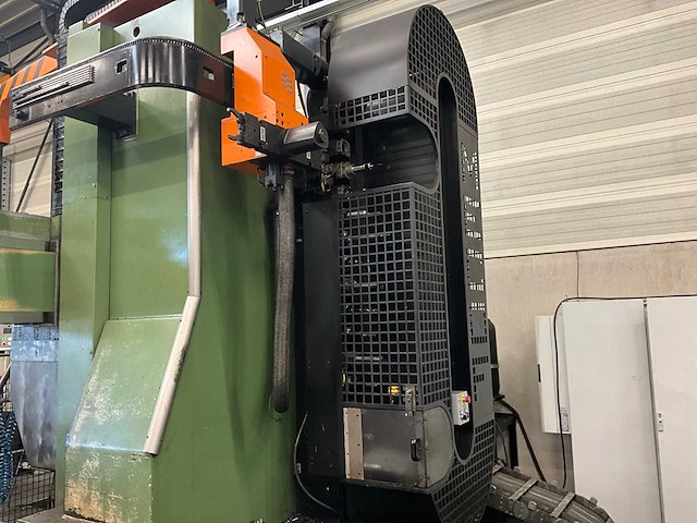 1992 mecof cs1040 bedfreesmachine - afbeelding 2 van  19