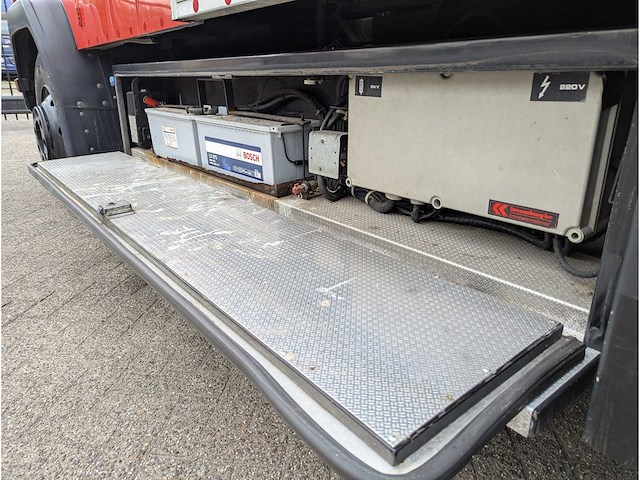1992 mercedes-benz 1124 af brandweerwagen - afbeelding 2 van  30