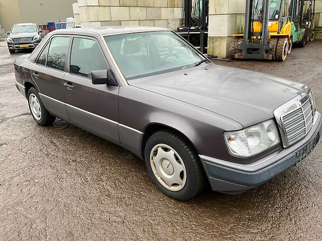 1992 mercedes-benz 300d w124 personenauto - afbeelding 12 van  17