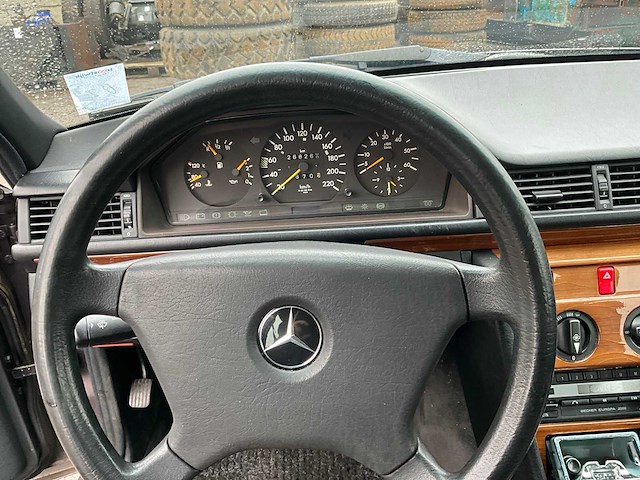 1992 mercedes-benz 300d w124 personenauto - afbeelding 16 van  17