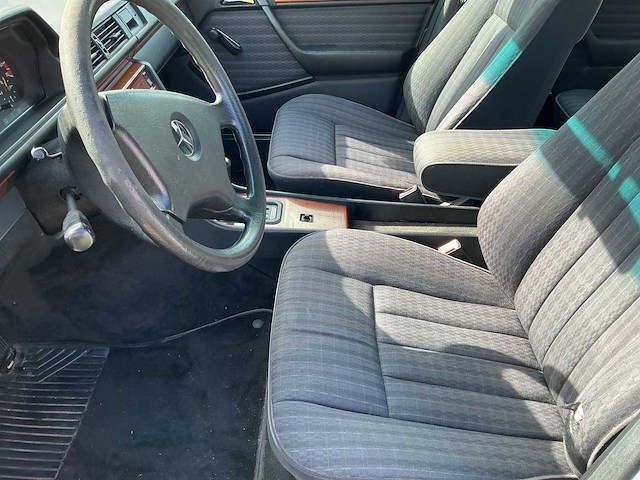 1992 mercedes-benz w 124 combi 200 personenauto - afbeelding 2 van  6