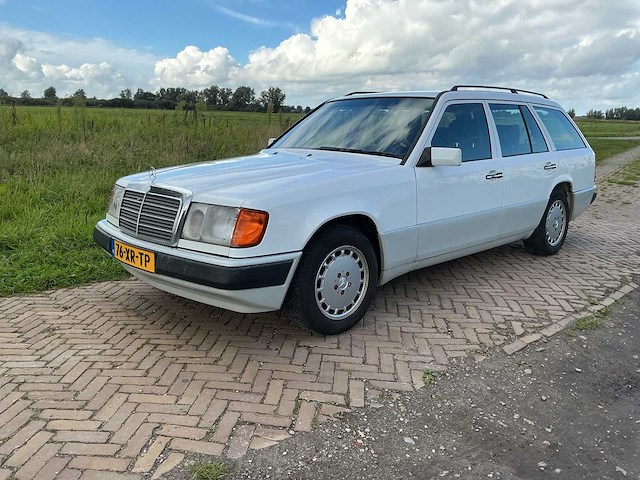 1992 mercedes-benz w 124 combi 200 personenauto - afbeelding 1 van  6