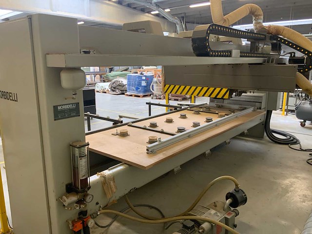 1992 morbidelli u550 3-assig freesmachine / bewerkingscentra - afbeelding 3 van  24