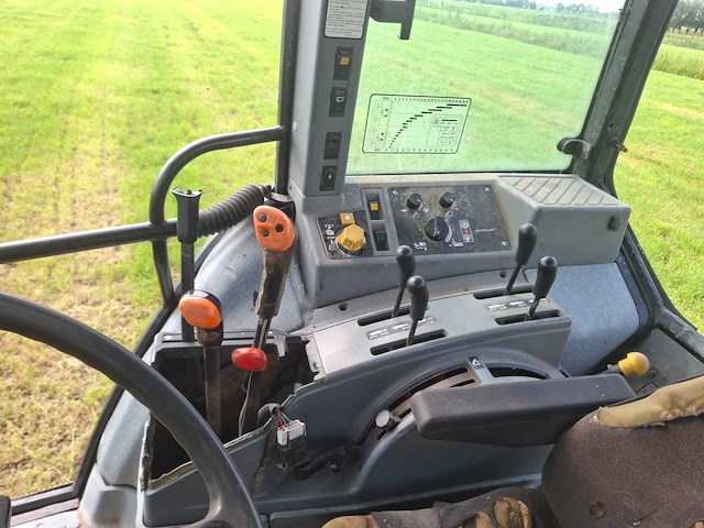 1992 new holland - 7840 4wd - vierwielaangedreven landbouwtractor - afbeelding 18 van  20