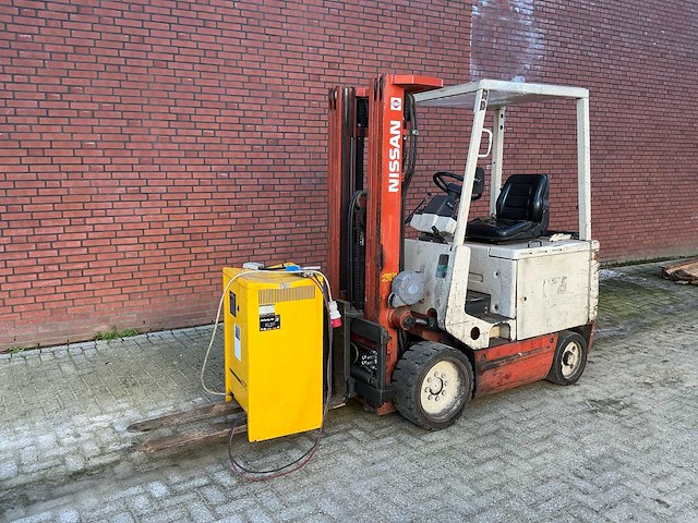 1992 nissan cym 02l25u vorkheftruck - afbeelding 1 van  18