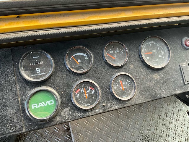 1992 ravo 5000 compact zelfrijdende veegmachine - afbeelding 5 van  14
