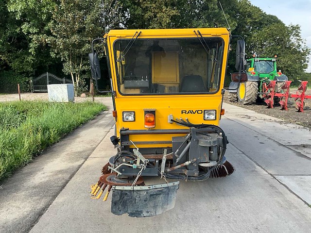 1992 ravo 5000 compact zelfrijdende veegmachine - afbeelding 9 van  14