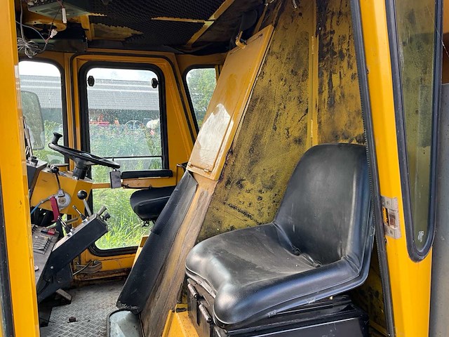 1992 ravo 5000 compact zelfrijdende veegmachine - afbeelding 10 van  26
