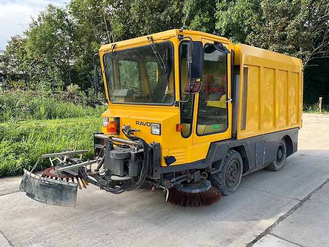 1992 ravo 5000 compact zelfrijdende veegmachine - afbeelding 1 van  26