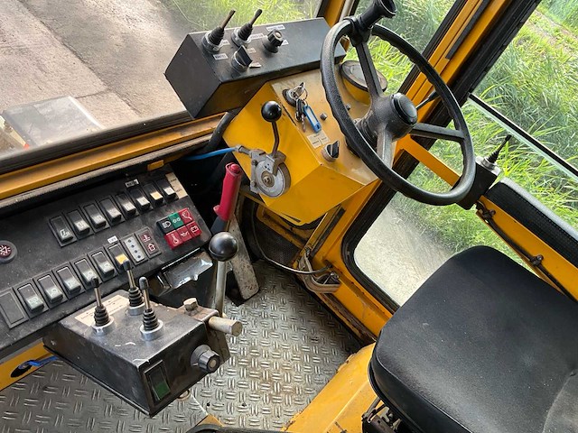 1992 ravo 5000 compact zelfrijdende veegmachine - afbeelding 12 van  26