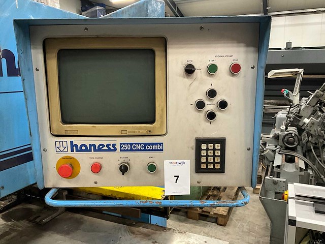 1992 safan honess hpc 250 cnc combi cnc ponsmachine - afbeelding 3 van  13
