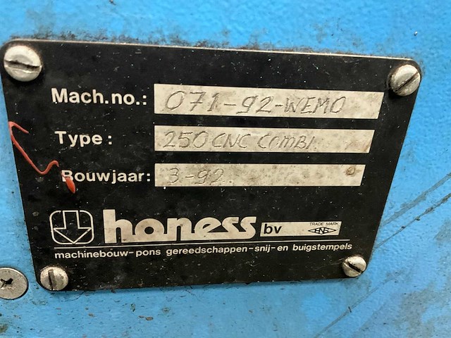 1992 safan honess hpc 250 cnc combi cnc ponsmachine - afbeelding 5 van  13