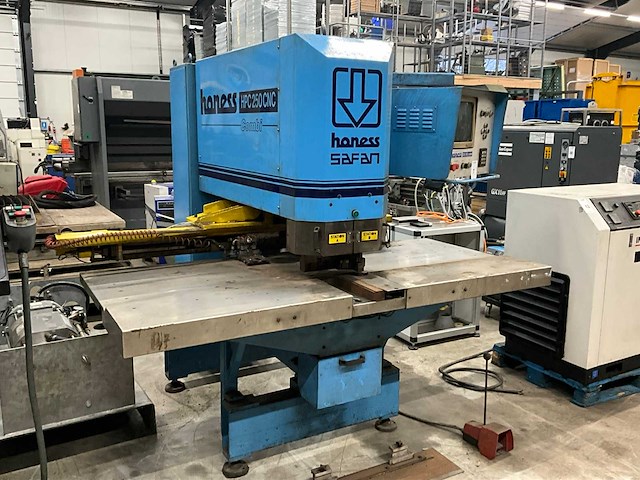 1992 safan honess hpc 250 cnc combi cnc ponsmachine - afbeelding 7 van  13