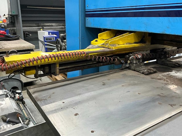 1992 safan honess hpc 250 cnc combi cnc ponsmachine - afbeelding 9 van  13