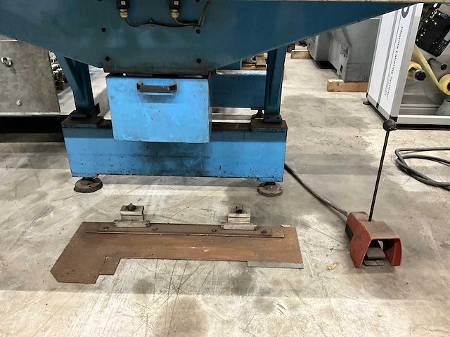 1992 safan honess hpc 250 cnc combi cnc ponsmachine - afbeelding 2 van  3