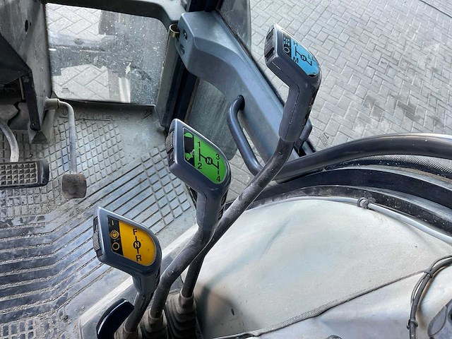 1992 valmet 6600e hi-trol vierwielaangedreven landbouwtractor - afbeelding 6 van  22