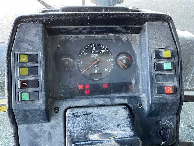 1992 valmet 6600e hi-trol vierwielaangedreven landbouwtractor - afbeelding 11 van  22