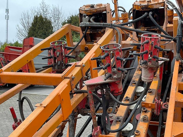 1992 vecon vrl wortelrooier - afbeelding 2 van  9