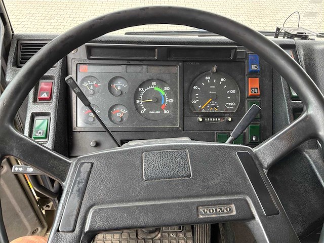 1992 volvo hyf 10-16 f10 intercooler asfalt kipper / trekker - afbeelding 20 van  34
