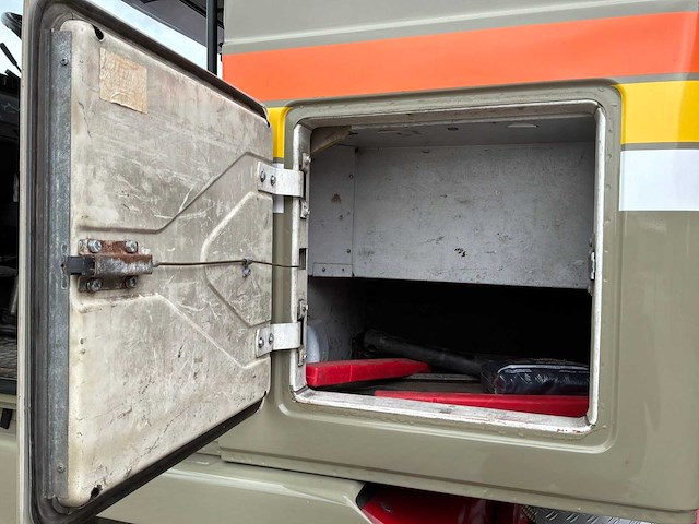 1992 volvo hyf 10-16 f10 intercooler asfalt kipper / trekker - afbeelding 28 van  34
