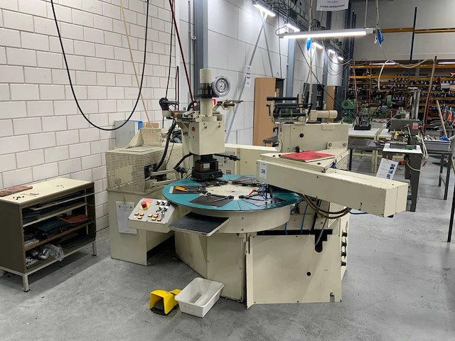 1992 wsk fritz wagner pp-15/6 hydraulische carroussel stempelmachine - afbeelding 2 van  9