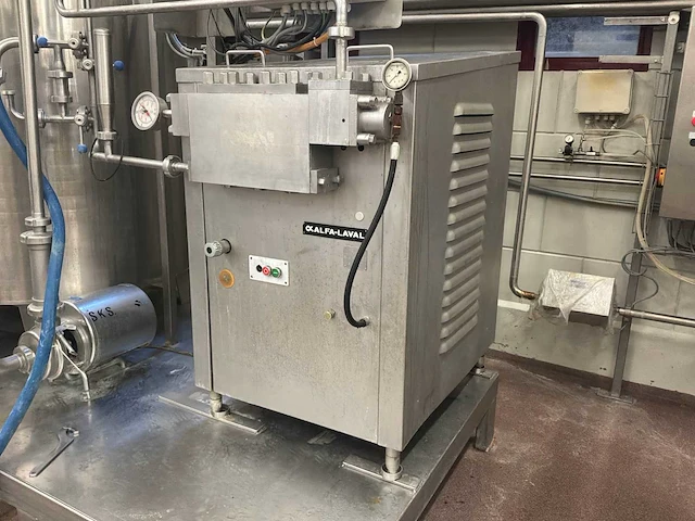 1993 alfa laval shl 15 3-plunjer hogedrukpomp/homogenisator - afbeelding 1 van  8