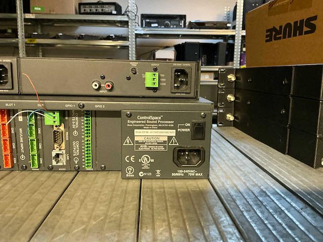 1993 bose engineering sound processor en hz zone amplifier - afbeelding 6 van  6