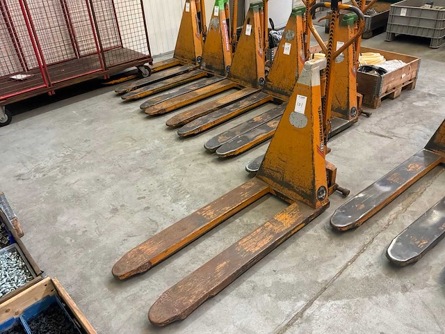 1993 bv 116 hand hydraulische hoogheffer - afbeelding 1 van  8