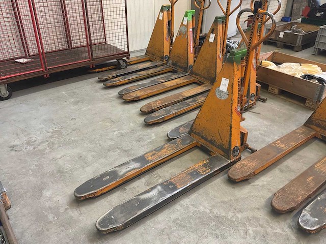 1993 bv 116 hand hydraulische hoogheffer - afbeelding 1 van  5