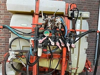 1993 douven gedragen veldspuit – 600 liter – ca. 12 m – hydraulisch - afbeelding 5 van  8