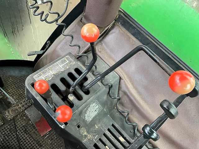 1993 john deere 3650 vierwielaangedreven landbouwtractor - afbeelding 22 van  32